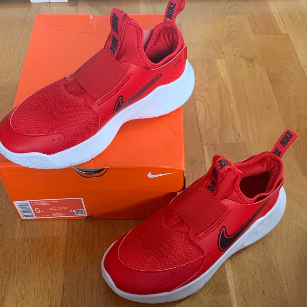NWT Nike Kids Red Flex Runner Slip-On Sneakers
